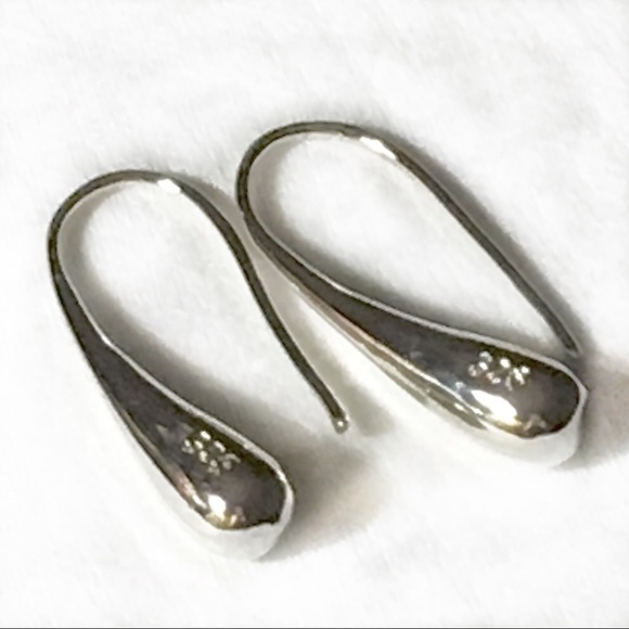 Jewelry - 925 Silver teardrop earrings